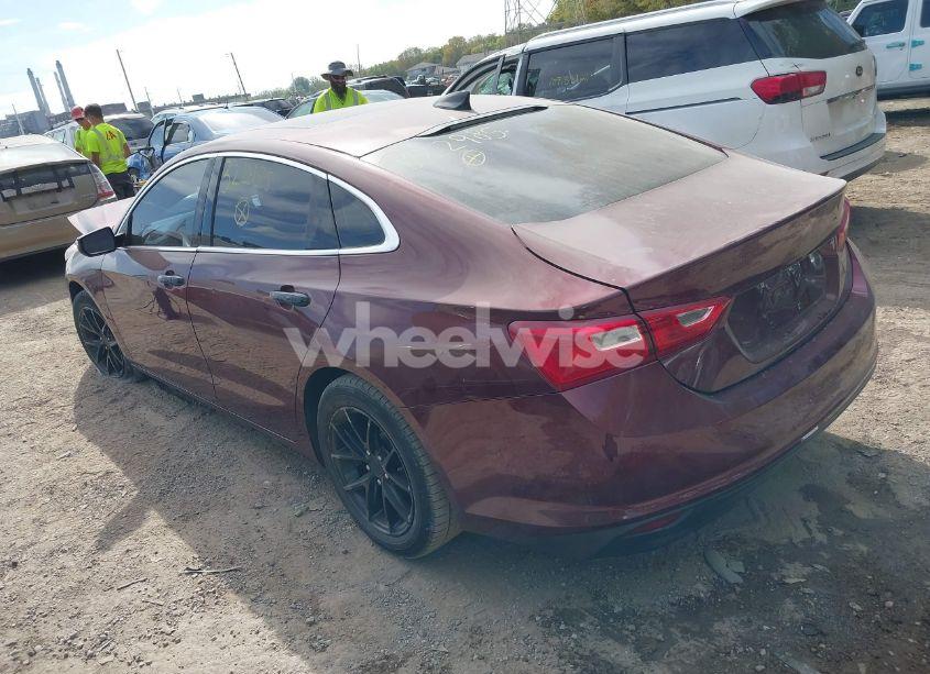 Photo 3 of 2016 Chevrolet Malibu 1LT (VIN 1G1ZE5ST5GF322985)