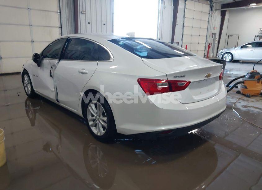 Photo 3 of 2016 Chevrolet Malibu 1LT (VIN 1G1ZE5ST5GF337907)