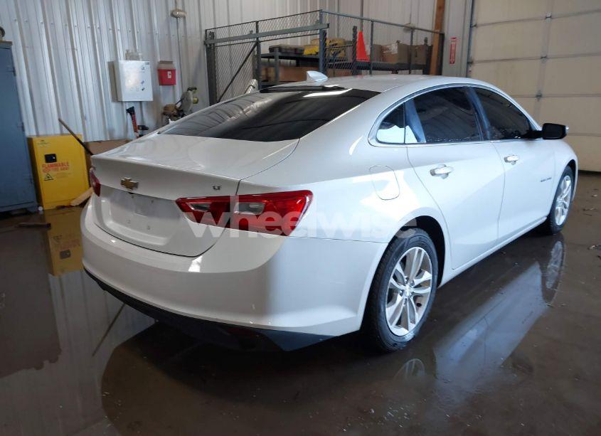 Photo 4 of 2016 Chevrolet Malibu 1LT (VIN 1G1ZE5ST5GF337907)