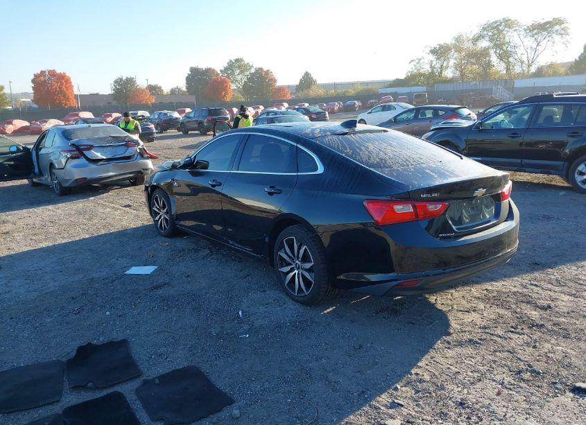 Photo 3 of 2016 Chevrolet Malibu 1LT (VIN 1G1ZE5ST5GF337941)