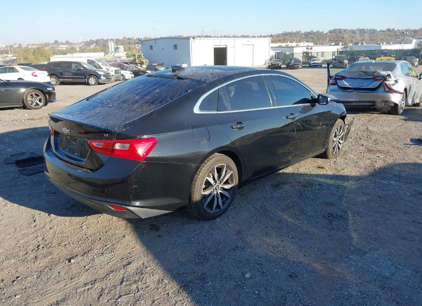 Photo 4 of 2016 Chevrolet Malibu 1LT (VIN 1G1ZE5ST5GF337941)
