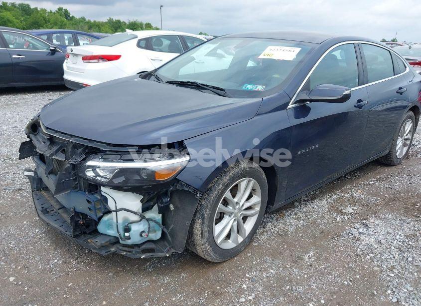 Photo 2 of 2017 Chevrolet Malibu 1LT (VIN 1G1ZE5ST5HF103560)