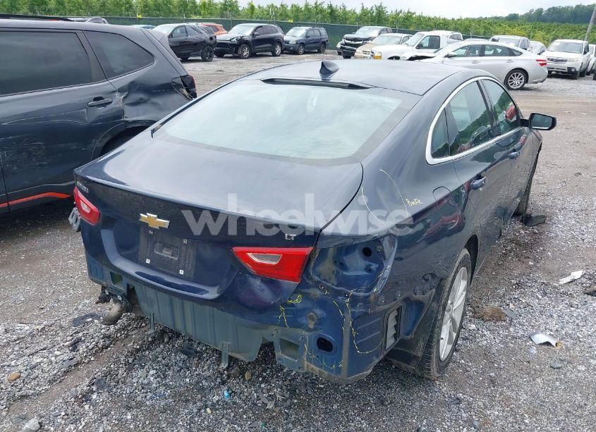 Photo 4 of 2017 Chevrolet Malibu 1LT (VIN 1G1ZE5ST5HF103560)