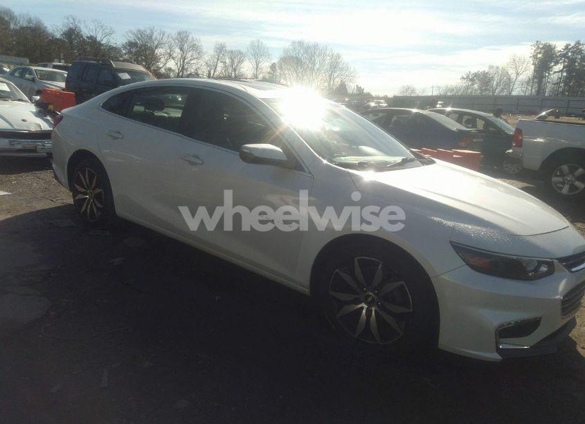 2017 Chevrolet Malibu 1LT (VIN 1G1ZE5ST5HF105888) main photo