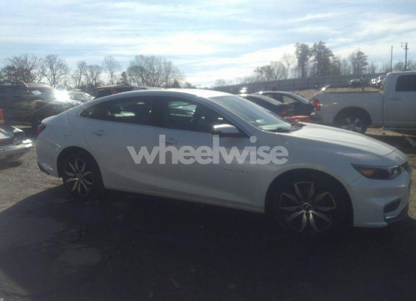 Photo 12 of 2017 Chevrolet Malibu 1LT (VIN 1G1ZE5ST5HF105888)
