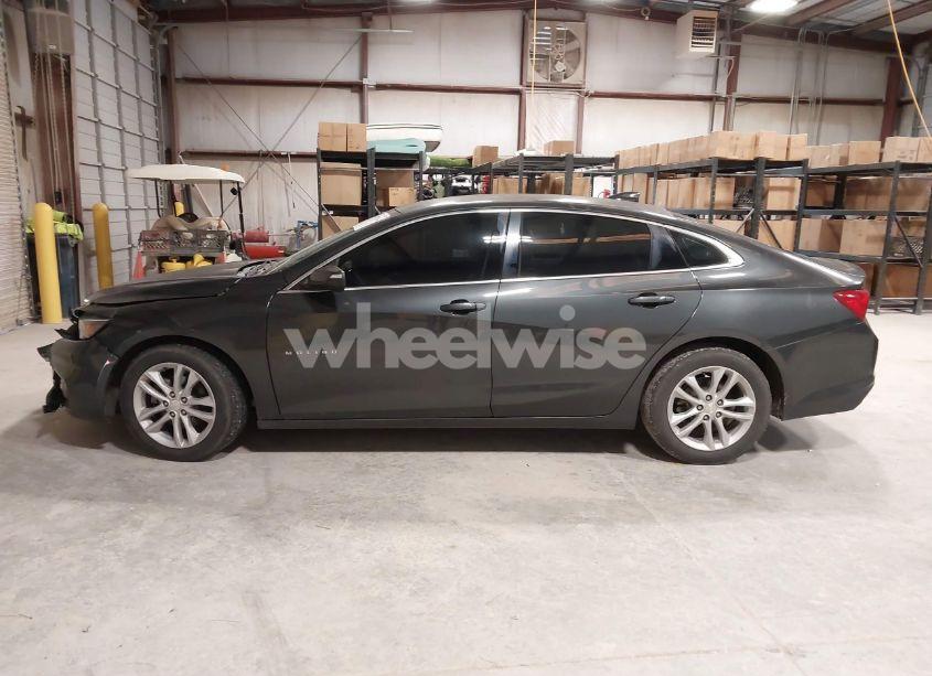Photo 14 of 2017 Chevrolet Malibu 1LT (VIN 1G1ZE5ST5HF107205)