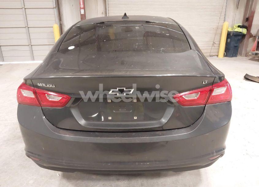 Photo 16 of 2017 Chevrolet Malibu 1LT (VIN 1G1ZE5ST5HF107205)