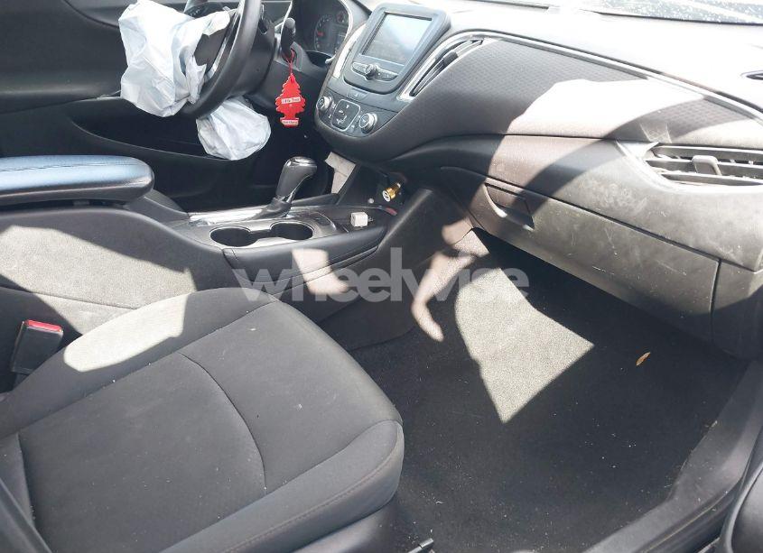 Photo 5 of 2017 Chevrolet Malibu 1LT (VIN 1G1ZE5ST5HF117135)