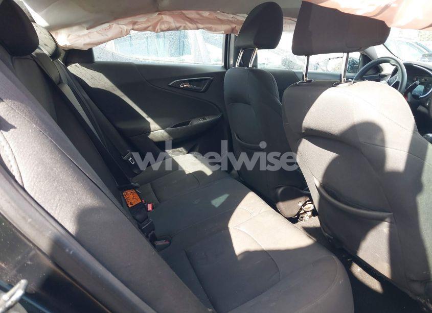 Photo 8 of 2017 Chevrolet Malibu 1LT (VIN 1G1ZE5ST5HF117135)