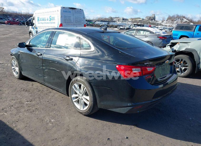 Photo 3 of 2017 Chevrolet Malibu 1LT (VIN 1G1ZE5ST5HF128443)