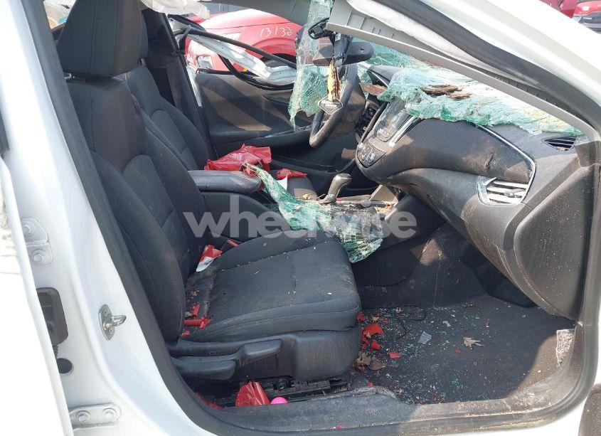 Photo 5 of 2017 Chevrolet Malibu 1LT (VIN 1G1ZE5ST5HF132413)