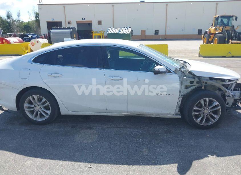 Photo 14 of 2017 Chevrolet Malibu 1LT (VIN 1G1ZE5ST5HF133707)