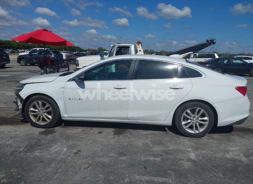 Photo 15 of 2017 Chevrolet Malibu 1LT (VIN 1G1ZE5ST5HF133707)