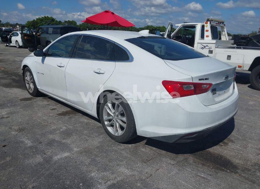 Photo 3 of 2017 Chevrolet Malibu 1LT (VIN 1G1ZE5ST5HF133707)