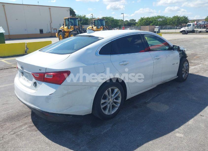 Photo 4 of 2017 Chevrolet Malibu 1LT (VIN 1G1ZE5ST5HF133707)