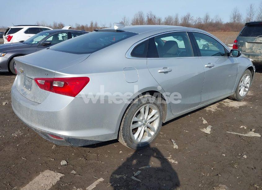 Photo 4 of 2017 Chevrolet Malibu 1LT (VIN 1G1ZE5ST5HF136445)