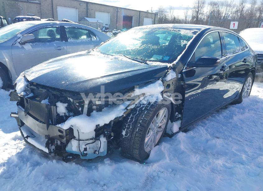 Photo 2 of 2017 Chevrolet Malibu 1LT (VIN 1G1ZE5ST5HF137594)