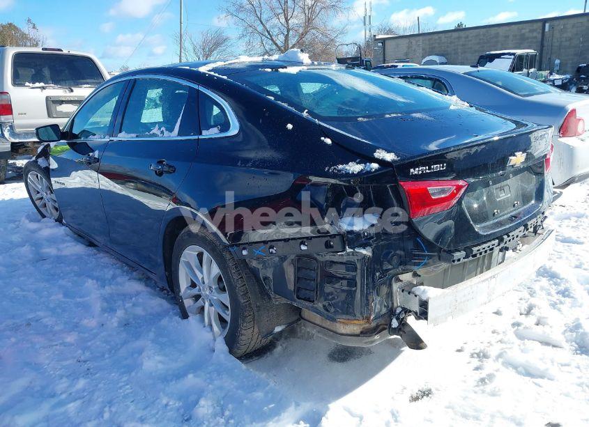 Photo 3 of 2017 Chevrolet Malibu 1LT (VIN 1G1ZE5ST5HF137594)