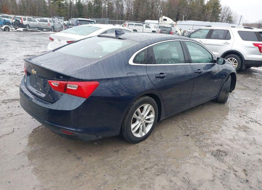 Photo 4 of 2017 Chevrolet Malibu 1LT (VIN 1G1ZE5ST5HF139507)