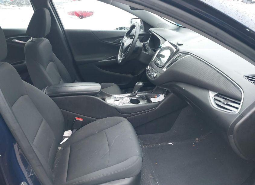 Photo 5 of 2017 Chevrolet Malibu 1LT (VIN 1G1ZE5ST5HF139507)