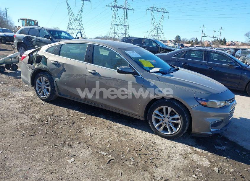2017 Chevrolet Malibu 1LT (VIN 1G1ZE5ST5HF152810) main photo