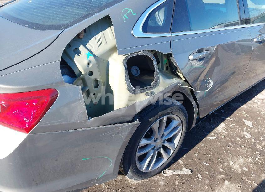 Photo 6 of 2017 Chevrolet Malibu 1LT (VIN 1G1ZE5ST5HF152810)