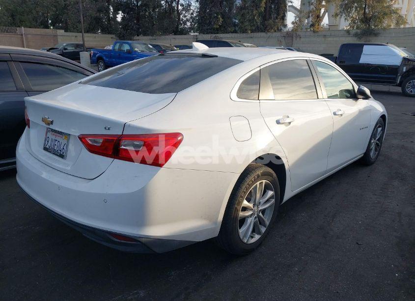 Photo 4 of 2017 Chevrolet Malibu 1LT (VIN 1G1ZE5ST5HF159210)