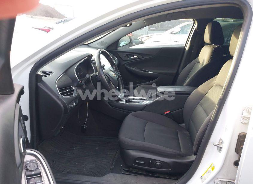 Photo 5 of 2017 Chevrolet Malibu 1LT (VIN 1G1ZE5ST5HF159210)