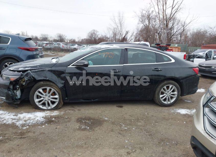 Photo 14 of 2017 Chevrolet Malibu 1LT (VIN 1G1ZE5ST5HF160891)