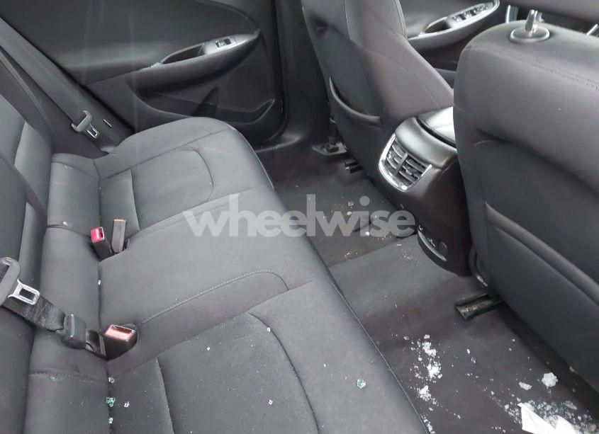 Photo 8 of 2017 Chevrolet Malibu 1LT (VIN 1G1ZE5ST5HF160891)