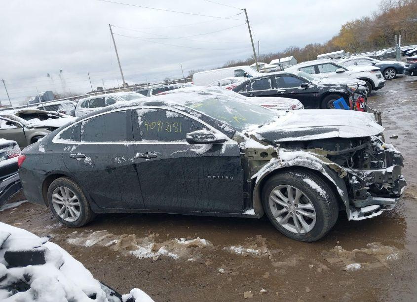 Photo 14 of 2017 Chevrolet Malibu 1LT (VIN 1G1ZE5ST5HF161345)
