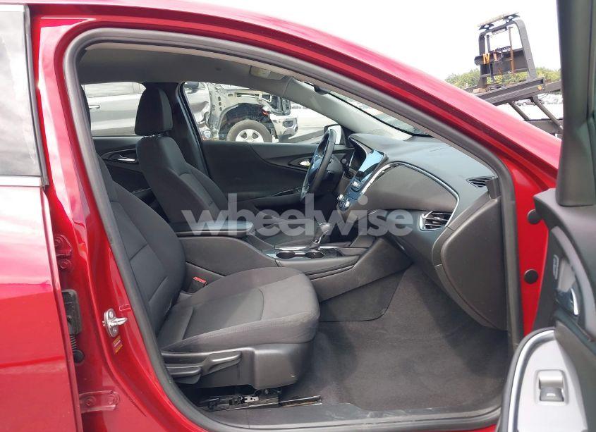 Photo 5 of 2017 Chevrolet Malibu 1LT (VIN 1G1ZE5ST5HF166027)