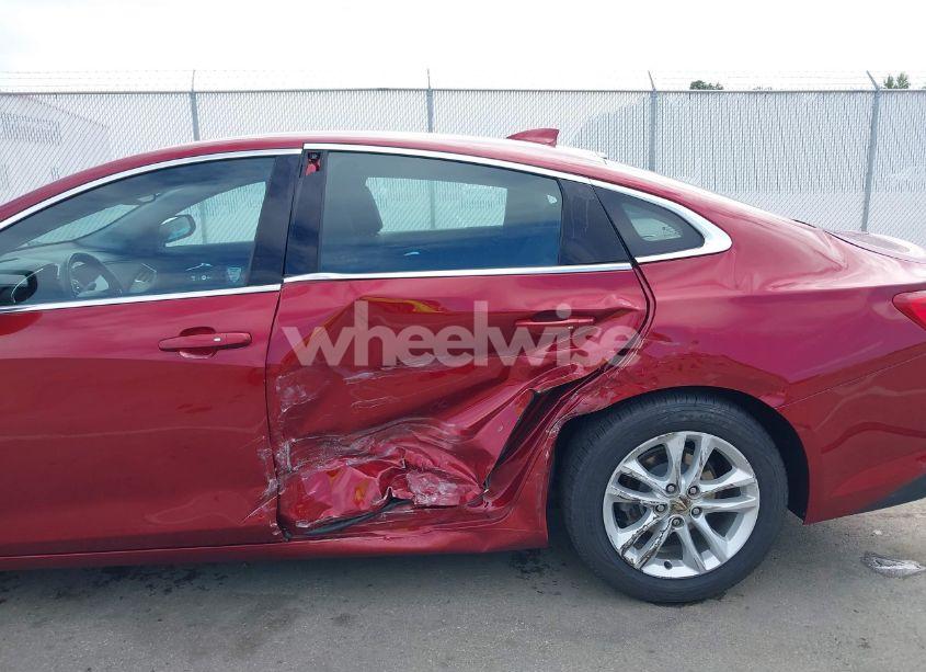 Photo 6 of 2017 Chevrolet Malibu 1LT (VIN 1G1ZE5ST5HF166027)