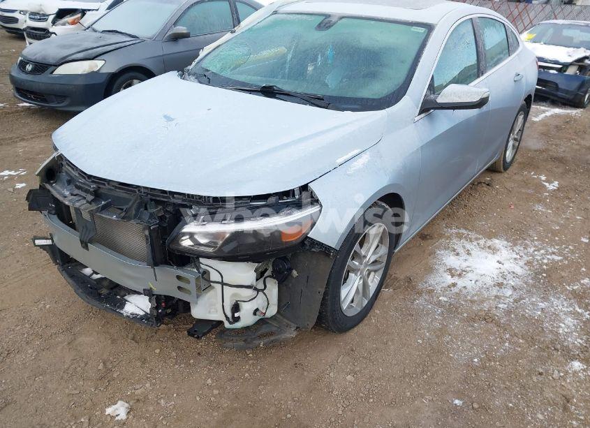 Photo 2 of 2017 Chevrolet Malibu 1LT (VIN 1G1ZE5ST5HF168425)