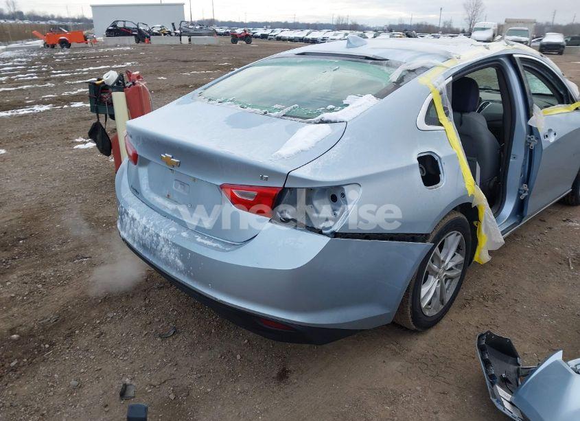 Photo 4 of 2017 Chevrolet Malibu 1LT (VIN 1G1ZE5ST5HF168425)