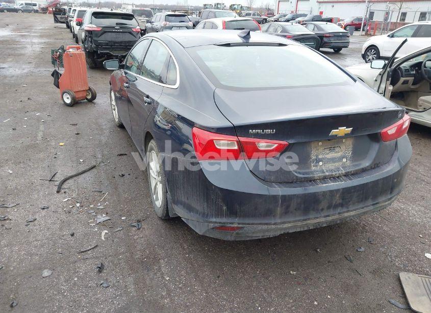 Photo 3 of 2017 Chevrolet Malibu 1LT (VIN 1G1ZE5ST5HF172068)