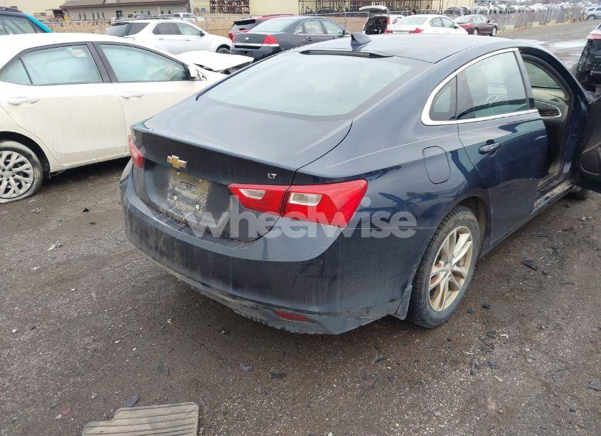 Photo 4 of 2017 Chevrolet Malibu 1LT (VIN 1G1ZE5ST5HF172068)