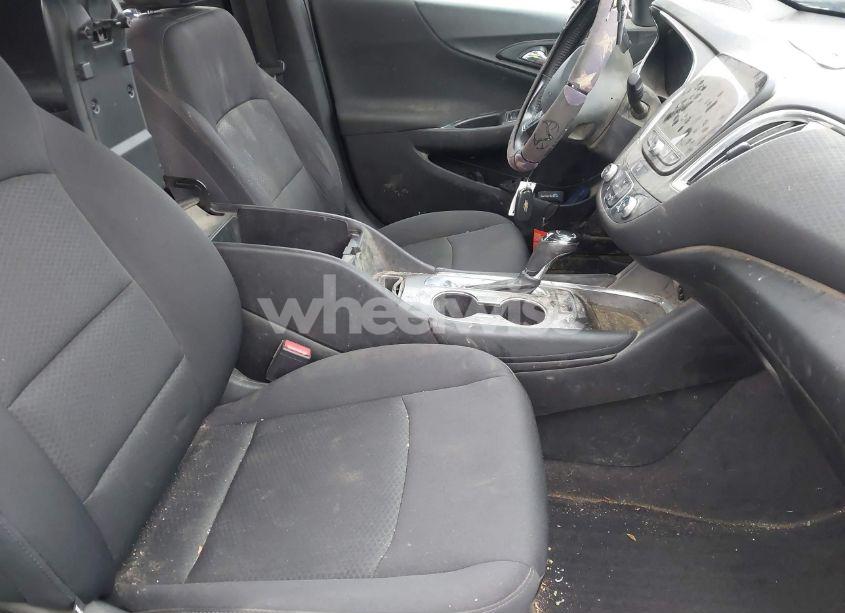 Photo 5 of 2017 Chevrolet Malibu 1LT (VIN 1G1ZE5ST5HF172068)