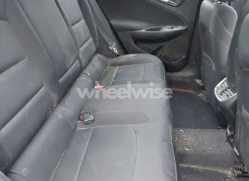 Photo 8 of 2017 Chevrolet Malibu 1LT (VIN 1G1ZE5ST5HF172068)