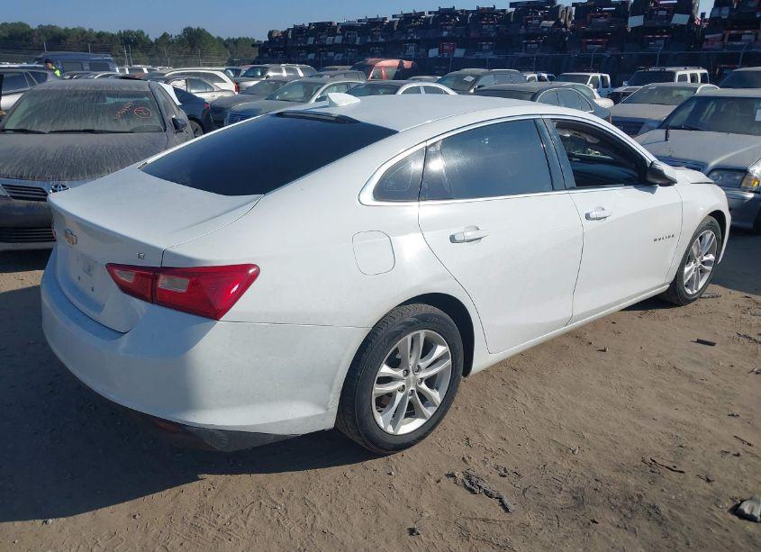 Photo 4 of 2017 Chevrolet Malibu 1LT (VIN 1G1ZE5ST5HF174466)