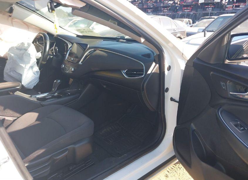 Photo 5 of 2017 Chevrolet Malibu 1LT (VIN 1G1ZE5ST5HF174466)