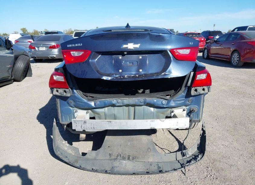 Photo 6 of 2017 Chevrolet Malibu 1LT (VIN 1G1ZE5ST5HF182051)