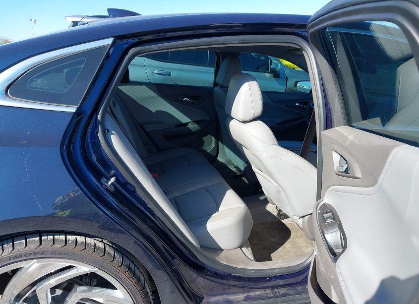 Photo 8 of 2017 Chevrolet Malibu 1LT (VIN 1G1ZE5ST5HF182051)