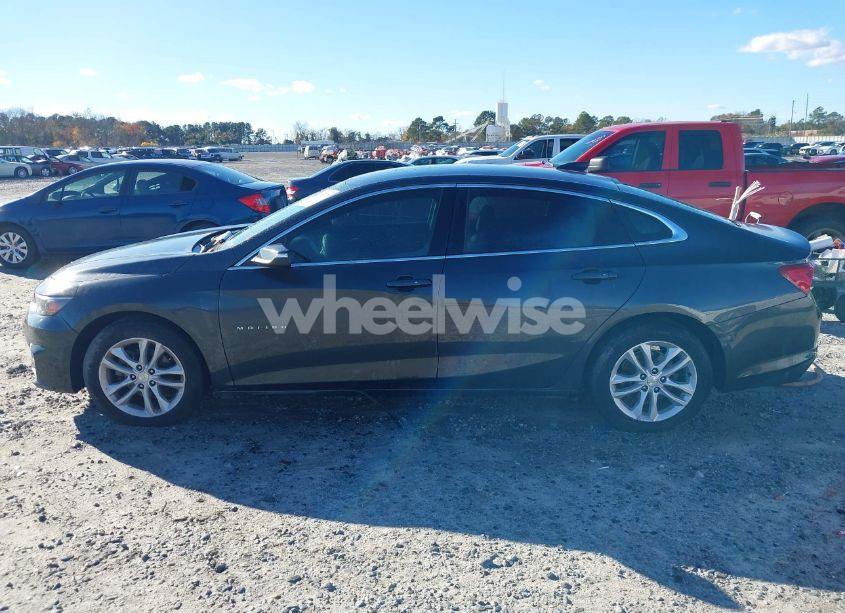 Photo 14 of 2017 Chevrolet Malibu 1LT (VIN 1G1ZE5ST5HF182566)