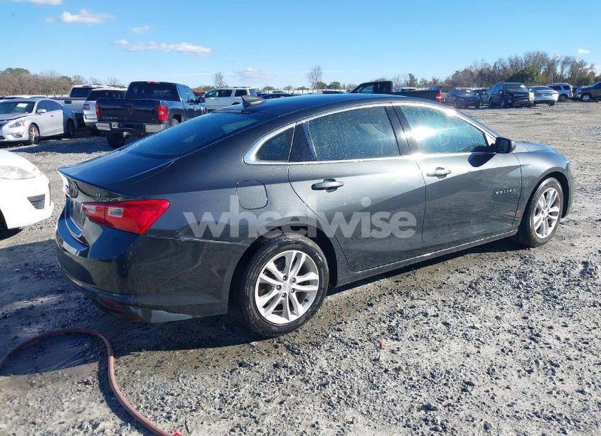Photo 4 of 2017 Chevrolet Malibu 1LT (VIN 1G1ZE5ST5HF182566)