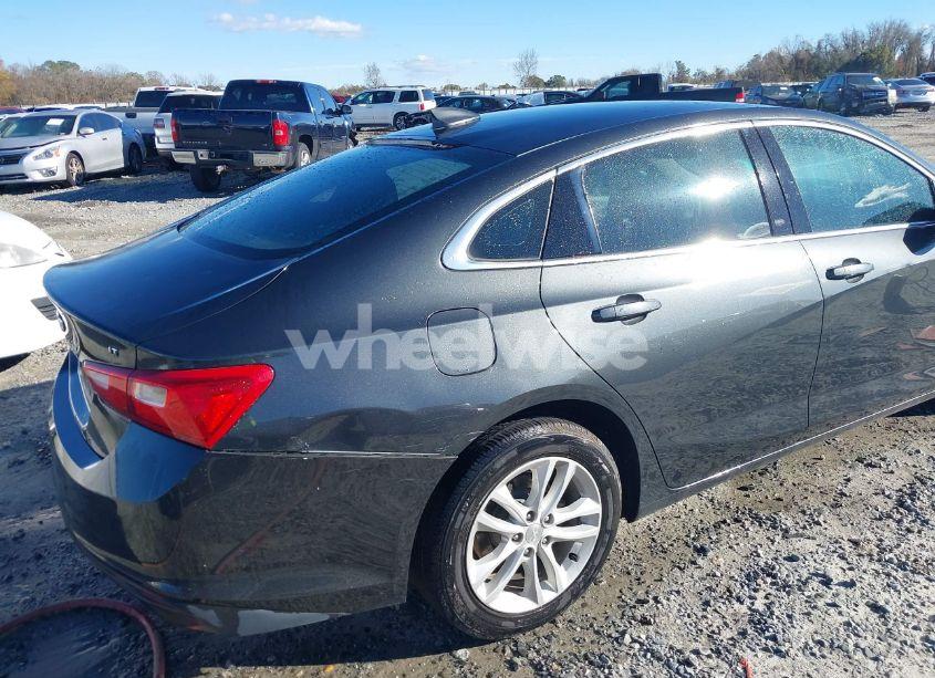 Photo 6 of 2017 Chevrolet Malibu 1LT (VIN 1G1ZE5ST5HF182566)