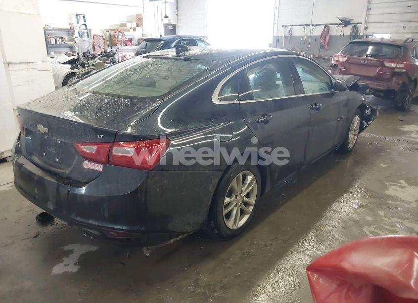 Photo 4 of 2017 Chevrolet Malibu 1LT (VIN 1G1ZE5ST5HF188691)