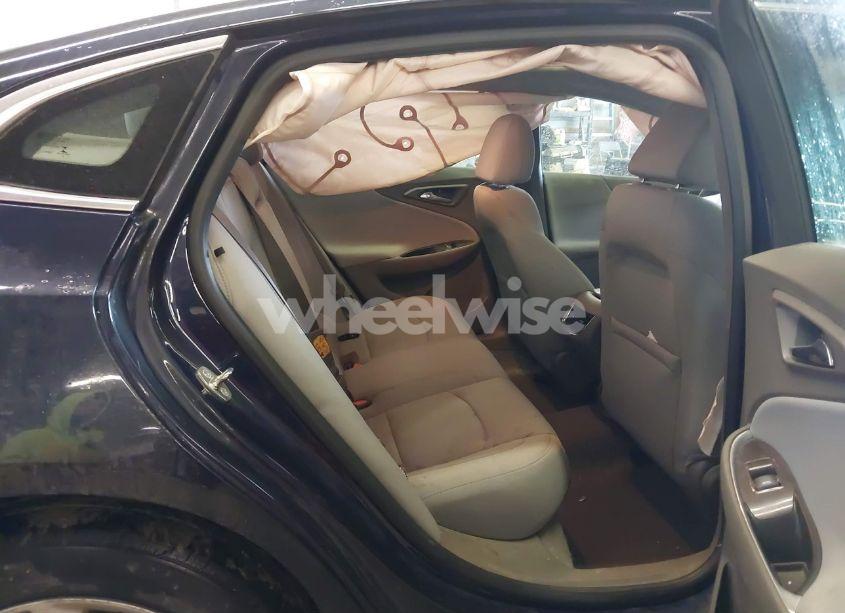 Photo 8 of 2017 Chevrolet Malibu 1LT (VIN 1G1ZE5ST5HF188691)