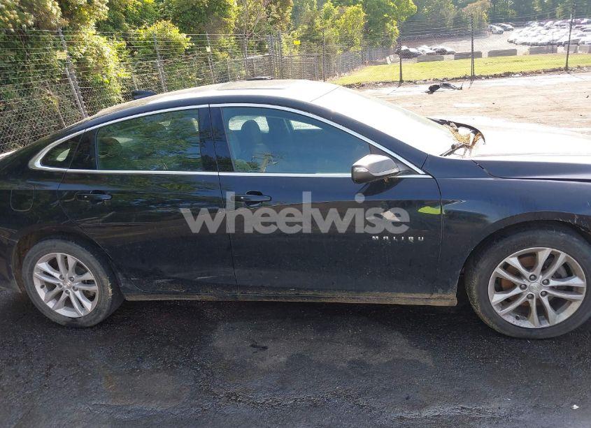 Photo 13 of 2017 Chevrolet Malibu 1LT (VIN 1G1ZE5ST5HF196578)