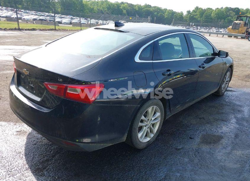 Photo 4 of 2017 Chevrolet Malibu 1LT (VIN 1G1ZE5ST5HF196578)